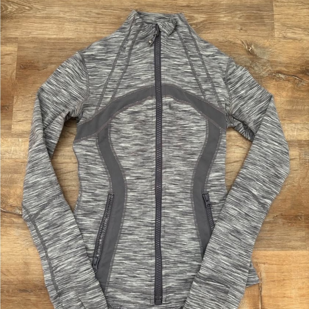 Lululemon size 2 Women's Gray Zip-Up Jacket